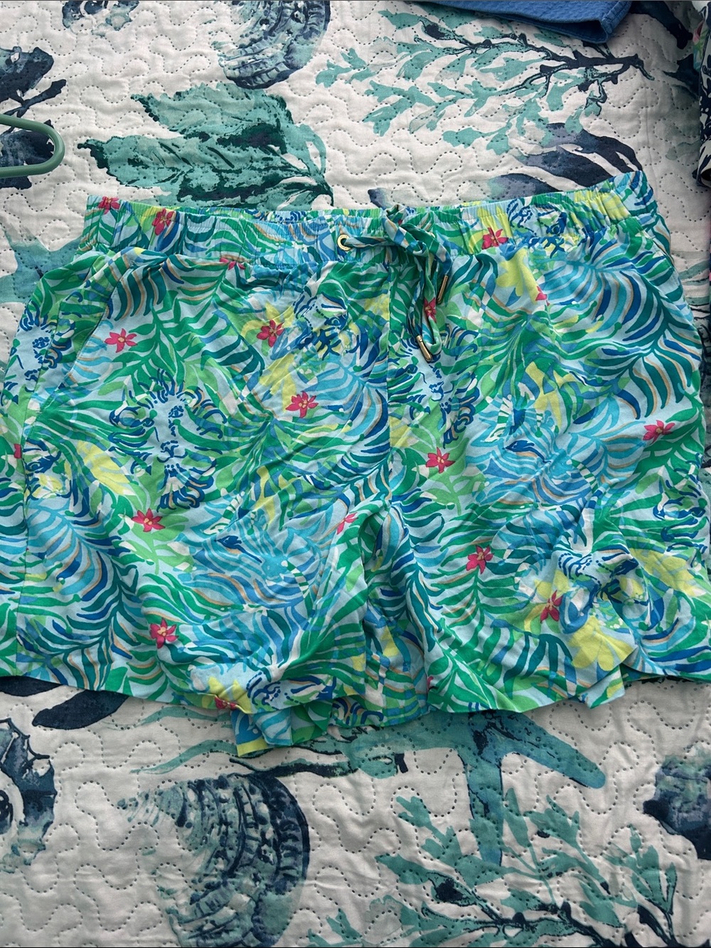Lilly Pulitzer Green Blue Tropical Print Women's Shorts